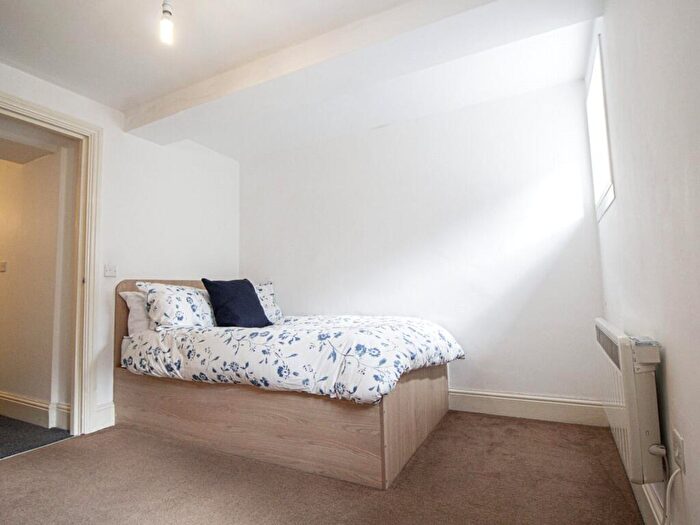 Apartment To Rent In Apt A, Hyde Terrace #, LS2