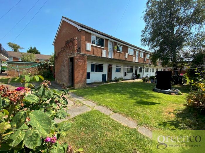 2 Bedroom Flat To Rent In Alexandria Drive, Westhoughton, Bolton, BL5