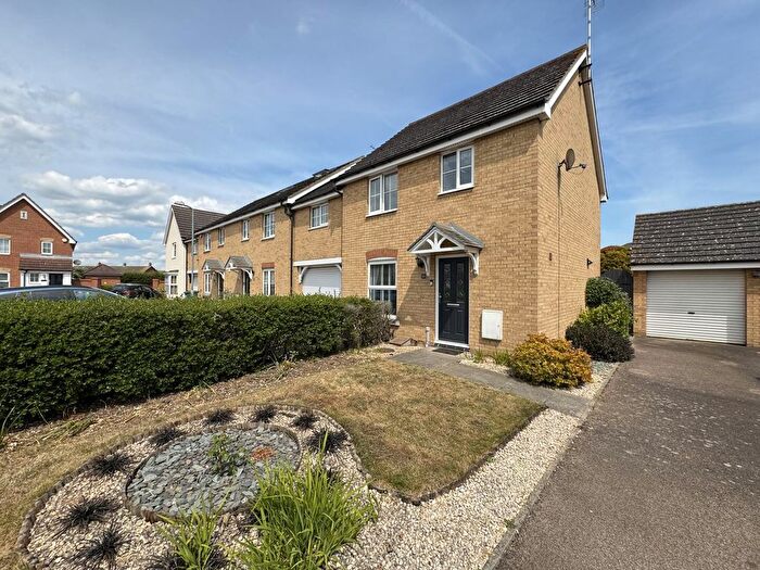 3 Bedroom Link Detached House For Sale In Hill House Drive, Chadwell St. Mary, RM16