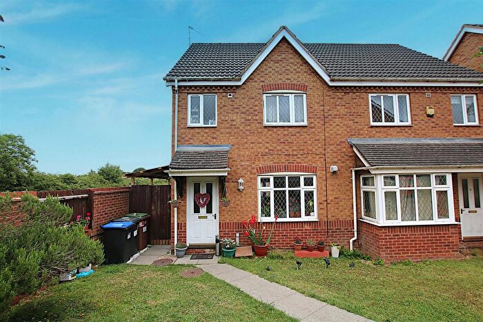 3 Bedroom Semi-Detached House For Sale In Dixon Road, Kingsthorpe, NN2