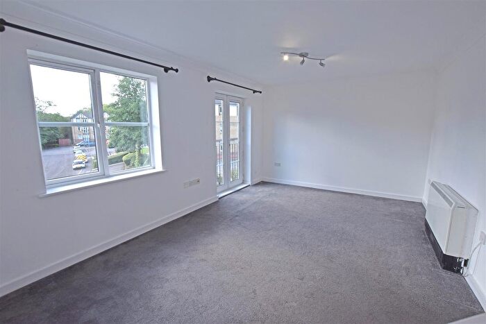 2 Bedroom Flat To Rent In Heol Llinos, Thornhill, Cardiff, CF14