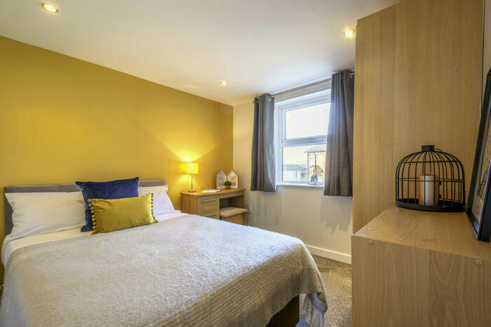 1 Bedroom Flat To Rent In Victoria Terrace, Leeds, LS3