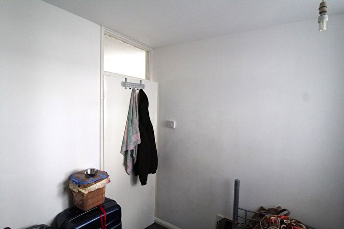 3 Bedroom Flat To Rent In Guru Nanak Road, Southall, UB2