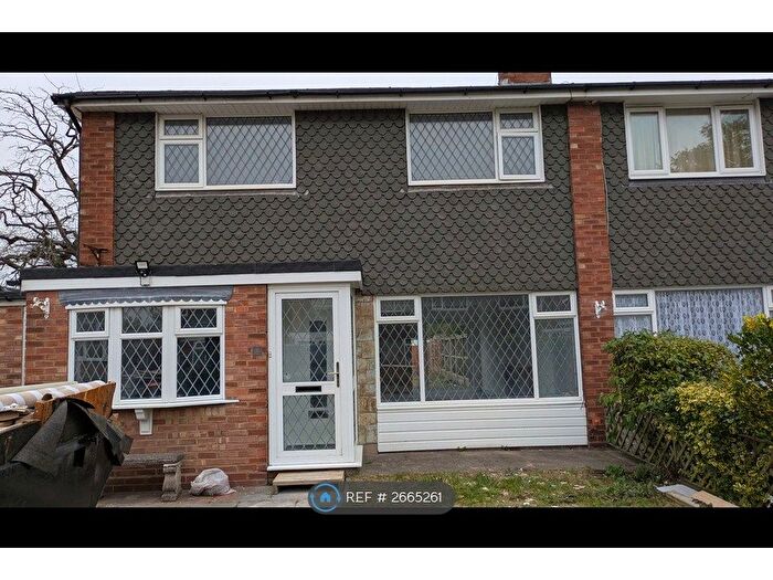3 Bedroom Semi-Detached House To Rent In Walstead Close, Walsall, WS5
