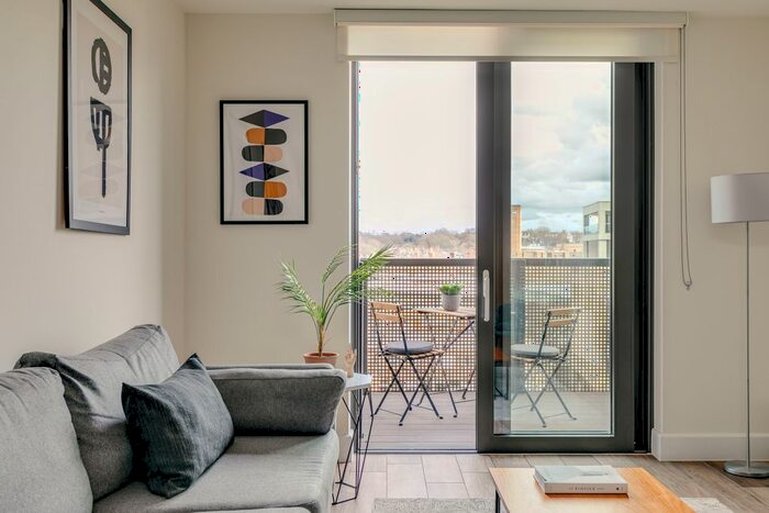 2 Bedroom Flat To Rent In Mallow Walk, London, SE8