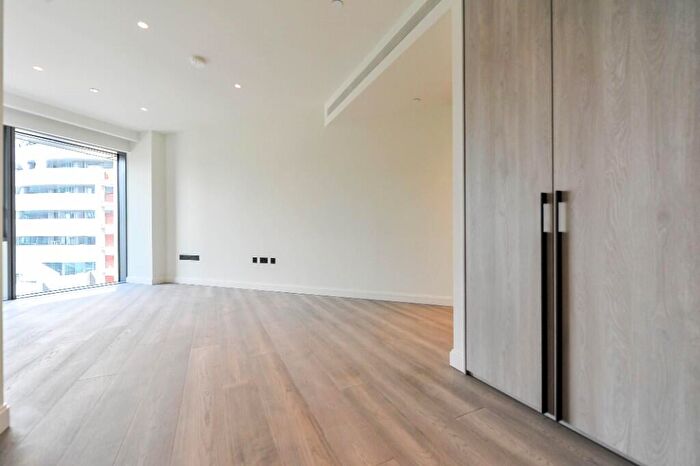 1 Bedroom Apartment For Sale In Aspen, Marsh Wall, London, E14