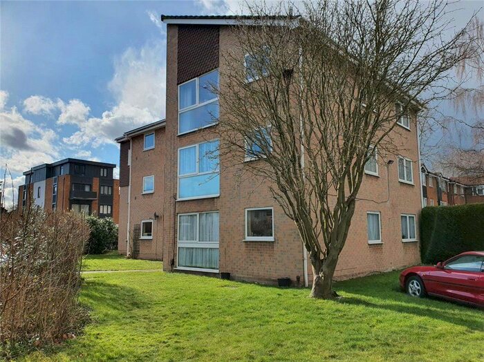 2 Bedroom Flat To Rent In Greenlands Road, Staines-Upon-Thames, Surrey, TW18