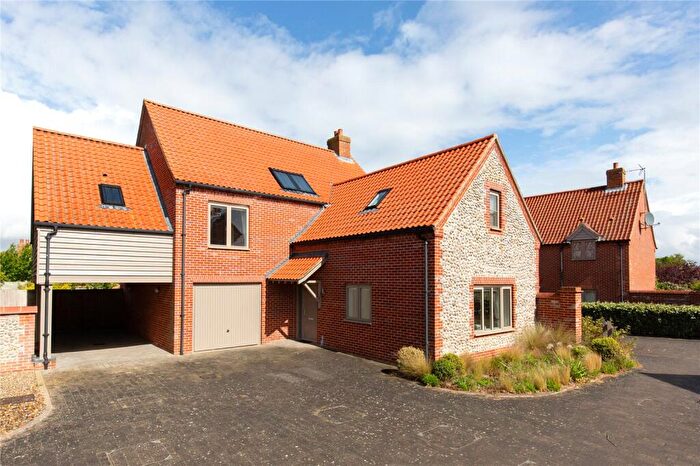 4 Bedroom Detached House For Sale In Brightwell Close, Blakeney, Holt, Norfolk, NR25