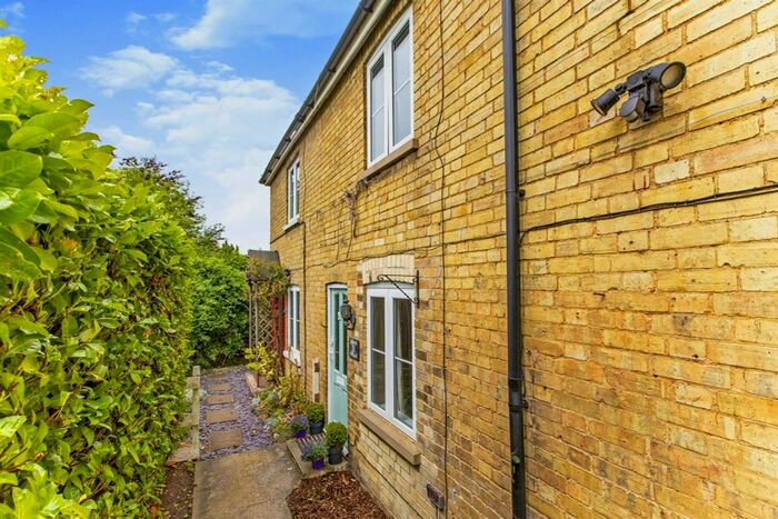 3 Bedroom Cottage For Sale In Ermine Street, Caxton, Cambridge, CB23