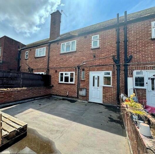 2 Bedroom Property To Rent In Bitterne Road, Bittene, Southampton, SO18