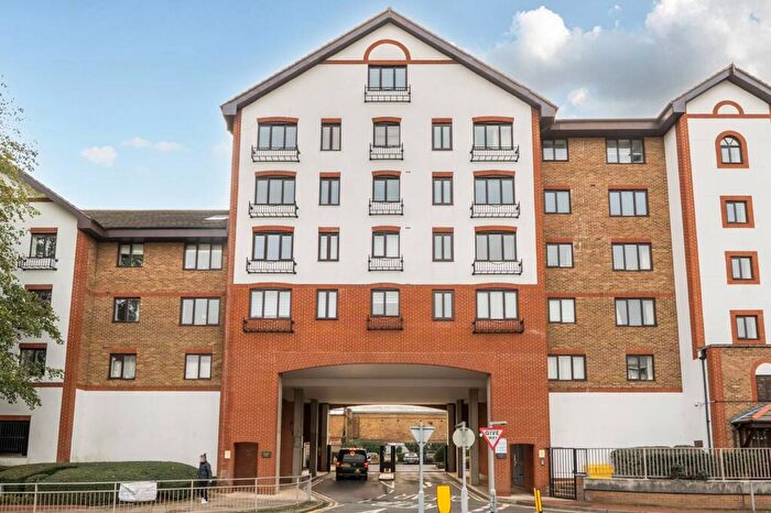 1 Bedroom Flat For Sale In Regents Court, Kingston, Kingston Upon Thames, KT2