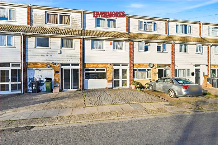 3 Bedroom Terraced House For Sale In Waid Close, Dartford, DA1