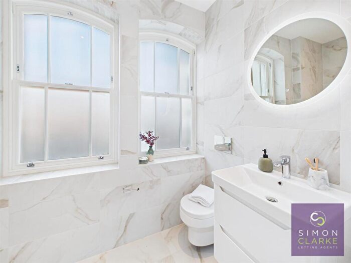 2 Bedroom Apartment To Rent In Woodside Avenue, London, N12