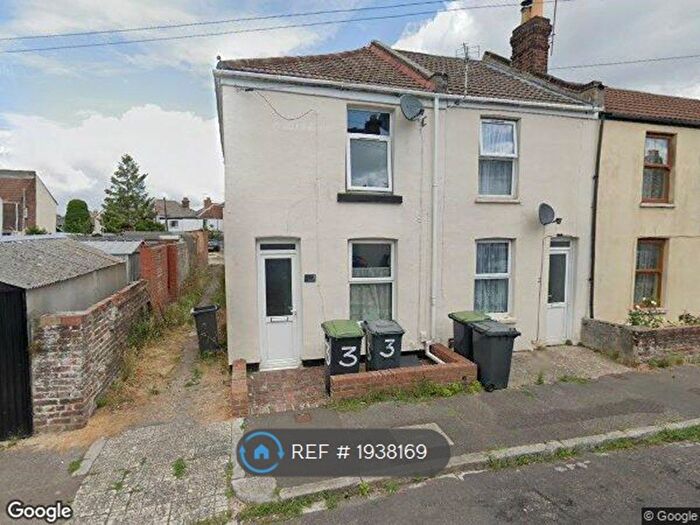 3 Bedroom Semi-Detached House To Rent In Burnett Road, Gosport, PO12