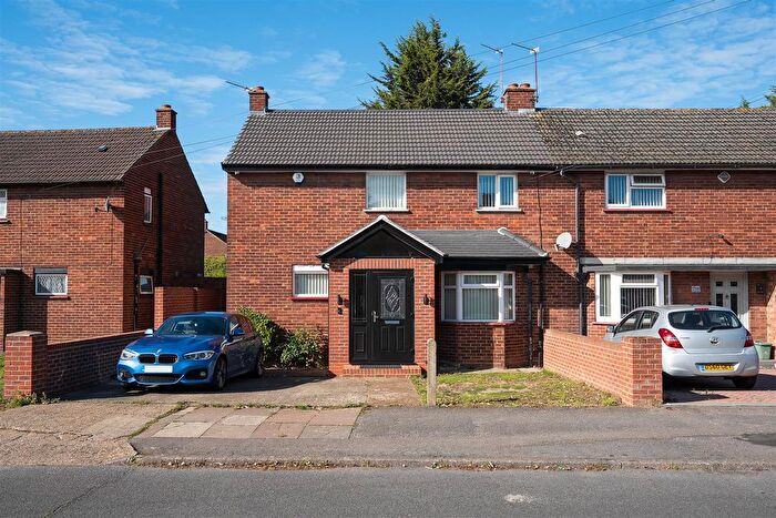 3 Bedroom End Of Terrace House For Sale In Thornton Avenue, West Drayton, UB7