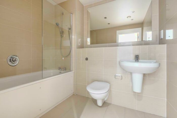 1 Bedroom Apartment To Rent In Royal Winchester House, Bracknell, RG12