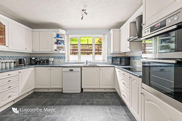 4 Bedroom Detached House For Sale In Dart Bridge Road, Buckfastleigh, TQ11