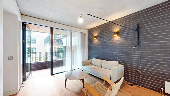 2 Bedroom Apartment To Rent In Mallow Street, EC1Y