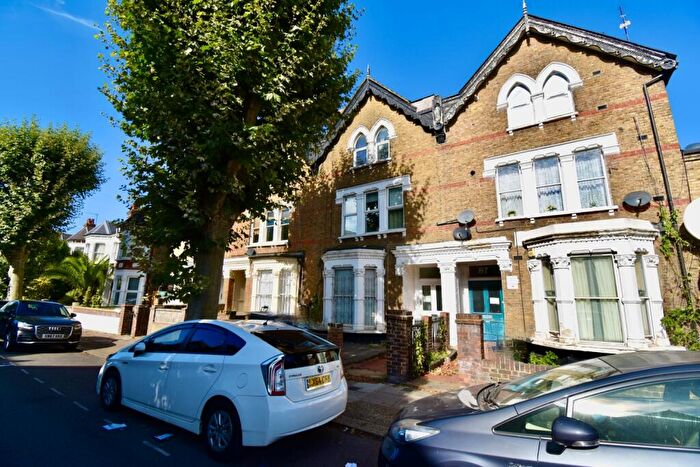 1 Bedroom Flat To Rent In Victoria Road, Kilburn, London, NW6
