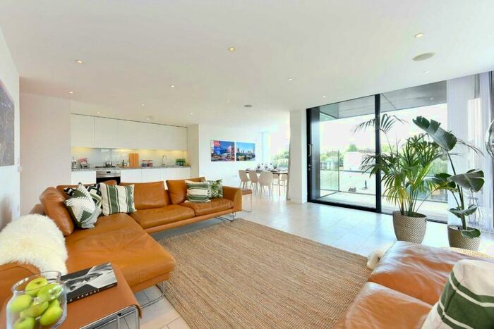 3 Bedroom Apartment To Rent In Oval Road, London, NW1