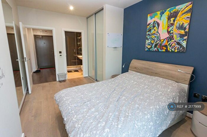 2 Bedroom Flat To Rent In Tennyson Apartments, Croydon, CR0