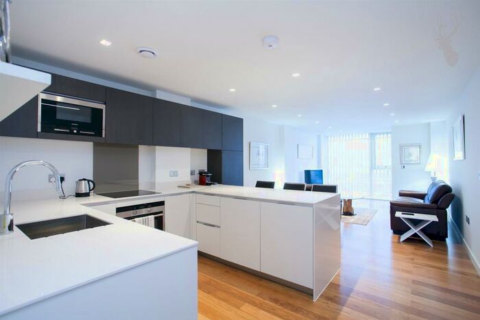 2 Bedroom Flat To Rent In Wenlock Road, Hoxton, London, N1