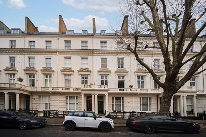 2 Bedroom Maisonette To Rent In London, Little Venice, London, W9