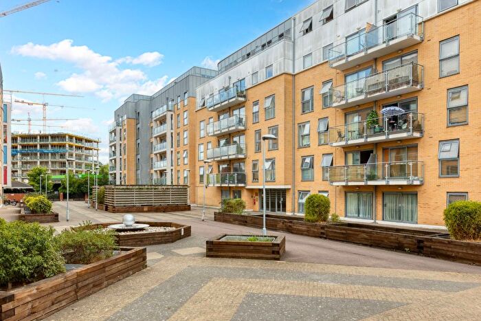 2 Bedroom Flat For Sale In Woolners Way, Stevenage, SG1