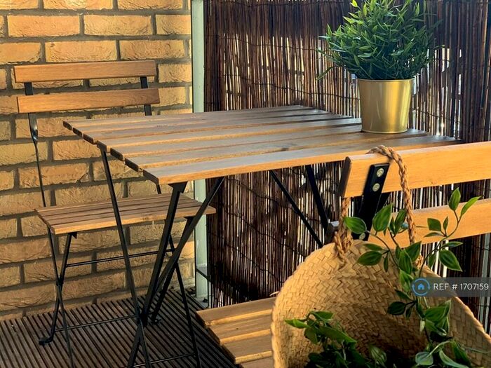 2 Bedroom Flat To Rent In London, N11