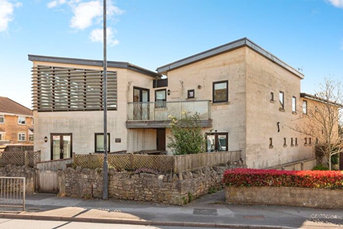 2 Bedroom Flat For Sale In Frome Road, Bath, BA2