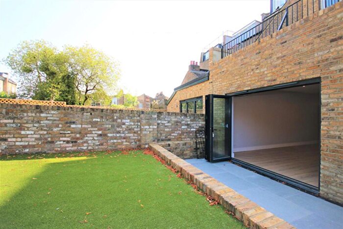 3 Bedroom Flat To Rent In Montpelier Grove, NW5