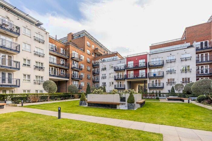 2 Bedroom Flat To Rent In Royal Quarter, Seven Kings Way, Kingston Upon Thames, KT2