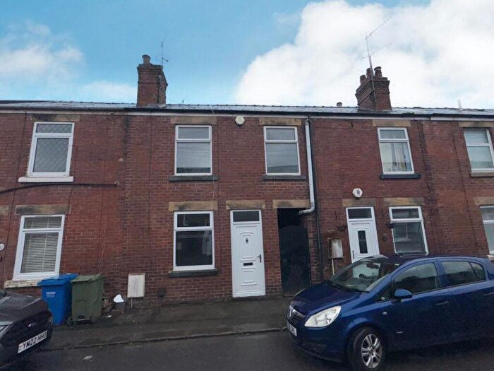 2 Bedroom House To Rent In Sherwood Street, Chesterfield, S40