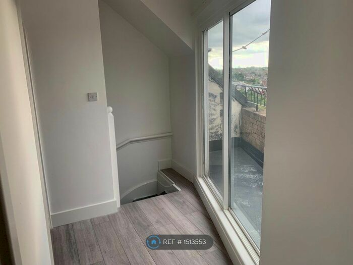 3 Bedroom Flat To Rent In Burnley Road, London, NW10