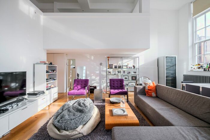 2 Bedroom Flat To Rent In The Village, Wandsworth, SW11