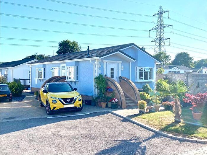 2 Bedroom Park Home For Sale In Wickham Court, Southwick Road, North Boarhunt, PO17