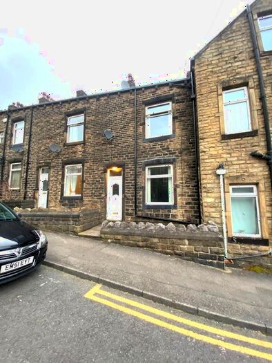 3 Bedroom Property To Rent In Broomhill Avenue, Keighley, BD21