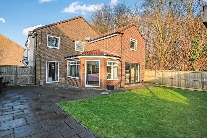 4 Bedroom Detached House For Sale In The Post Horn, Newton Aycliffe, DL5