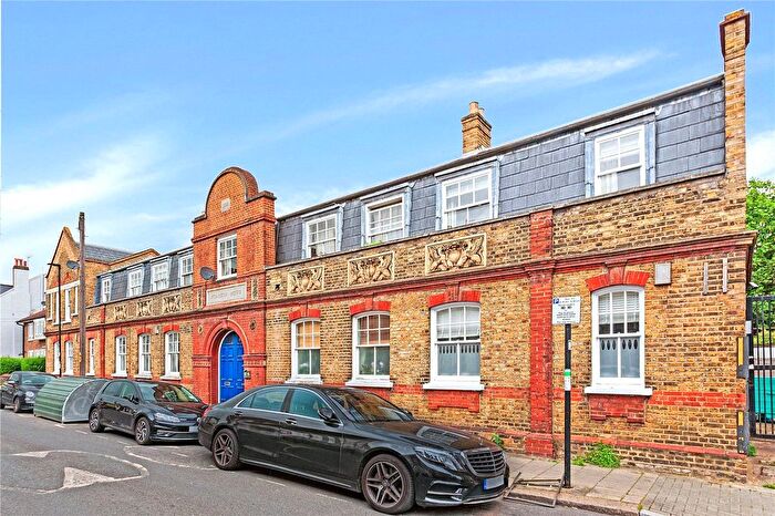 1 Bedroom Detached House For Sale In Edgeley Road, London, SW4