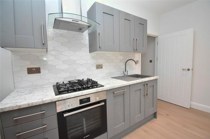 1 Bedroom Flat To Rent In Emerald House, A London Road, Newbury, Berkshire, RG14