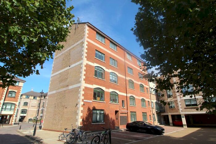 1 Bedroom Apartment To Rent In Clifton Court, Corner Hall, Hemel Hempstead, Hertfordshire, HP3