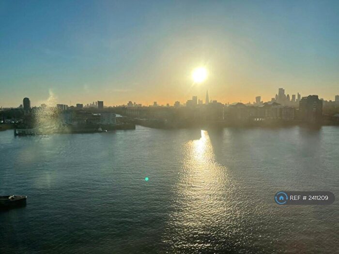 2 Bedroom Flat To Rent In Arnhem Place, London, E14