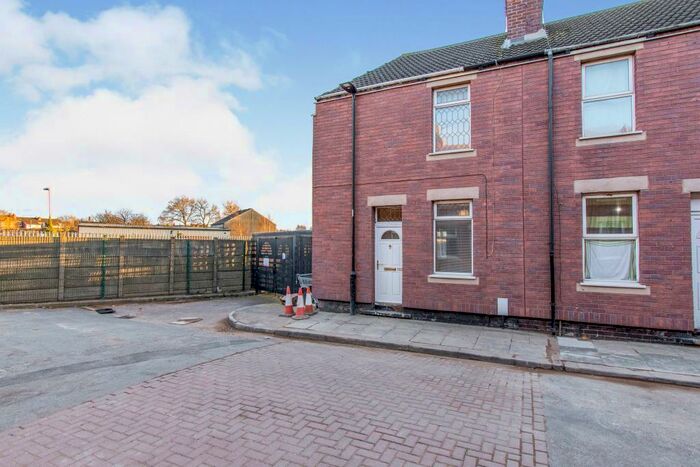 2 Bedroom House To Rent In Stoneclose Avenue, Hexthorpe, Doncaster, DN4