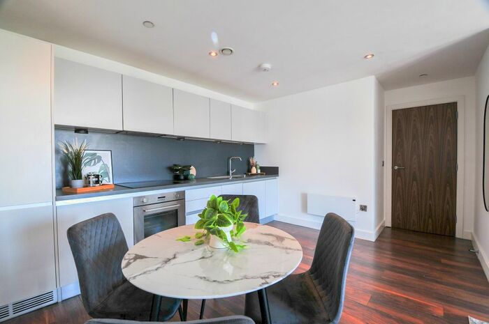 2 Bedroom Flat To Rent In Ordsall Lane, Salford, M5