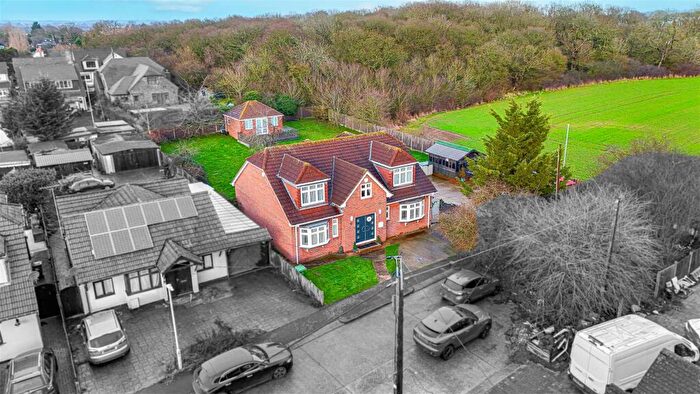 5 Bedroom Detached House For Sale In **Set On A Third Of An Acre** Lee Road, Bowers Gifford, Basildon, SS13
