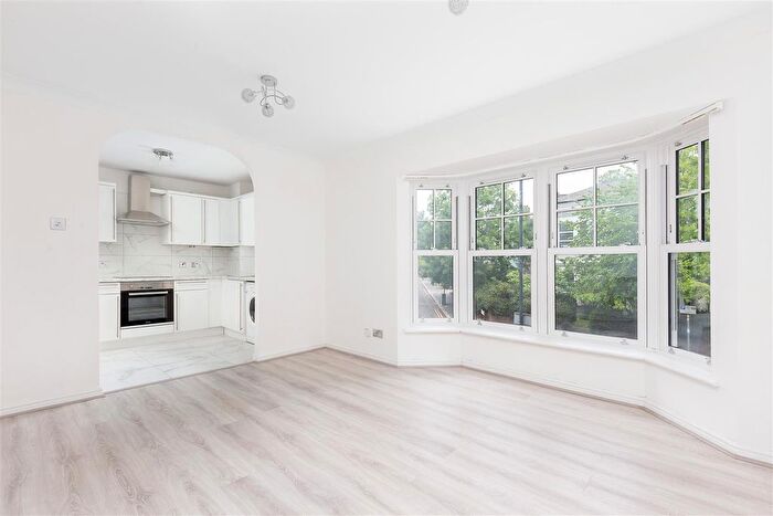 2 Bedroom Flat To Rent In Cavendish Road, Brondesbury, NW6