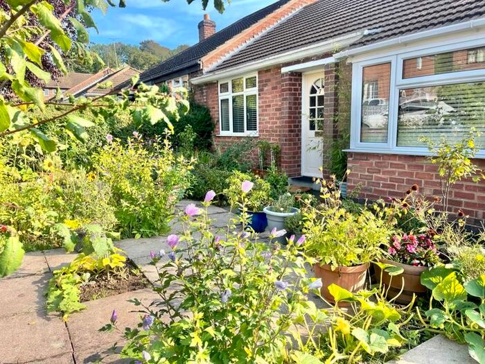 3 Bedroom Semi-Detached Bungalow For Sale In Temple Hill, Whitwick, Coalville, LE67