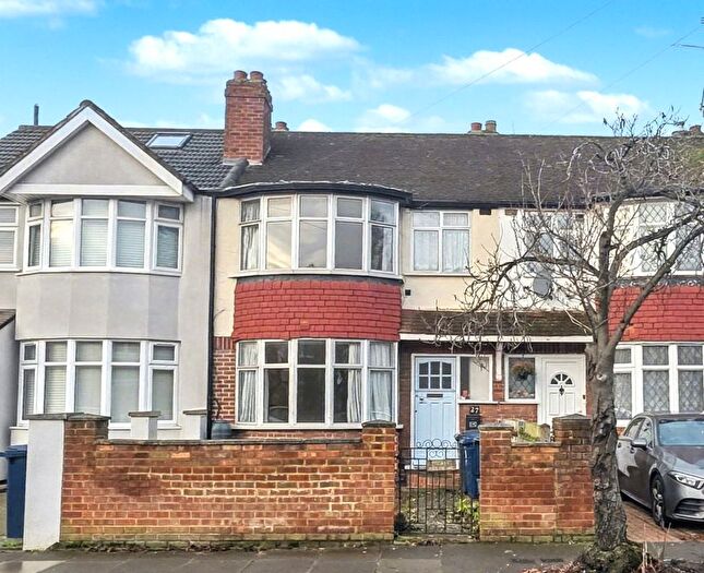 3 Bedroom Terraced House For Sale In Scorton Avenue, Perivale, Greenford, UB6