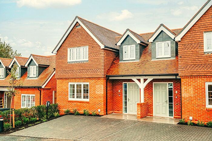 4 Bedroom Semi-Detached House For Sale In Kingswood Lane, Kings Worthy, Winchester, Hampshire, SO23