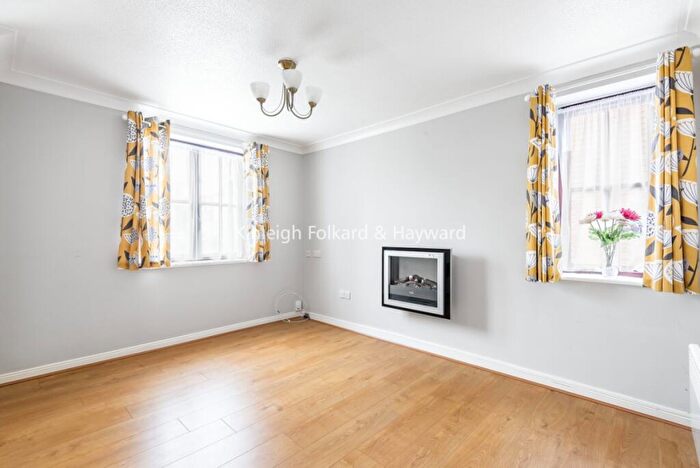 2 Bedroom Apartment To Rent In Magpie Hall Lane Bromley, BR2